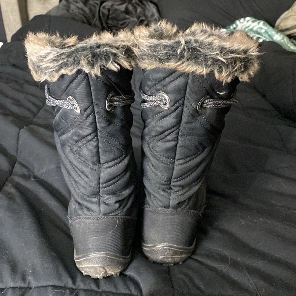Columbia women’s snow boots size 7 - Picture 3 of 4